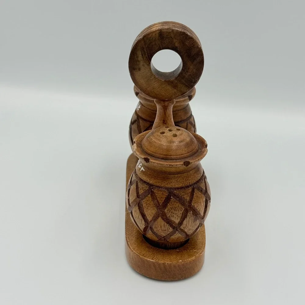 Vtg Bahamas Pineapples Hand Carved Wood Salt & Pepper‎ Shaker Set With Stand